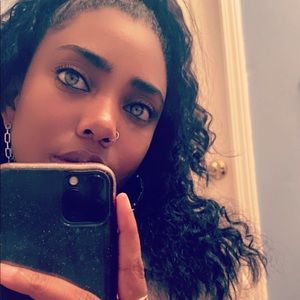 Meet your Posher, Jonina